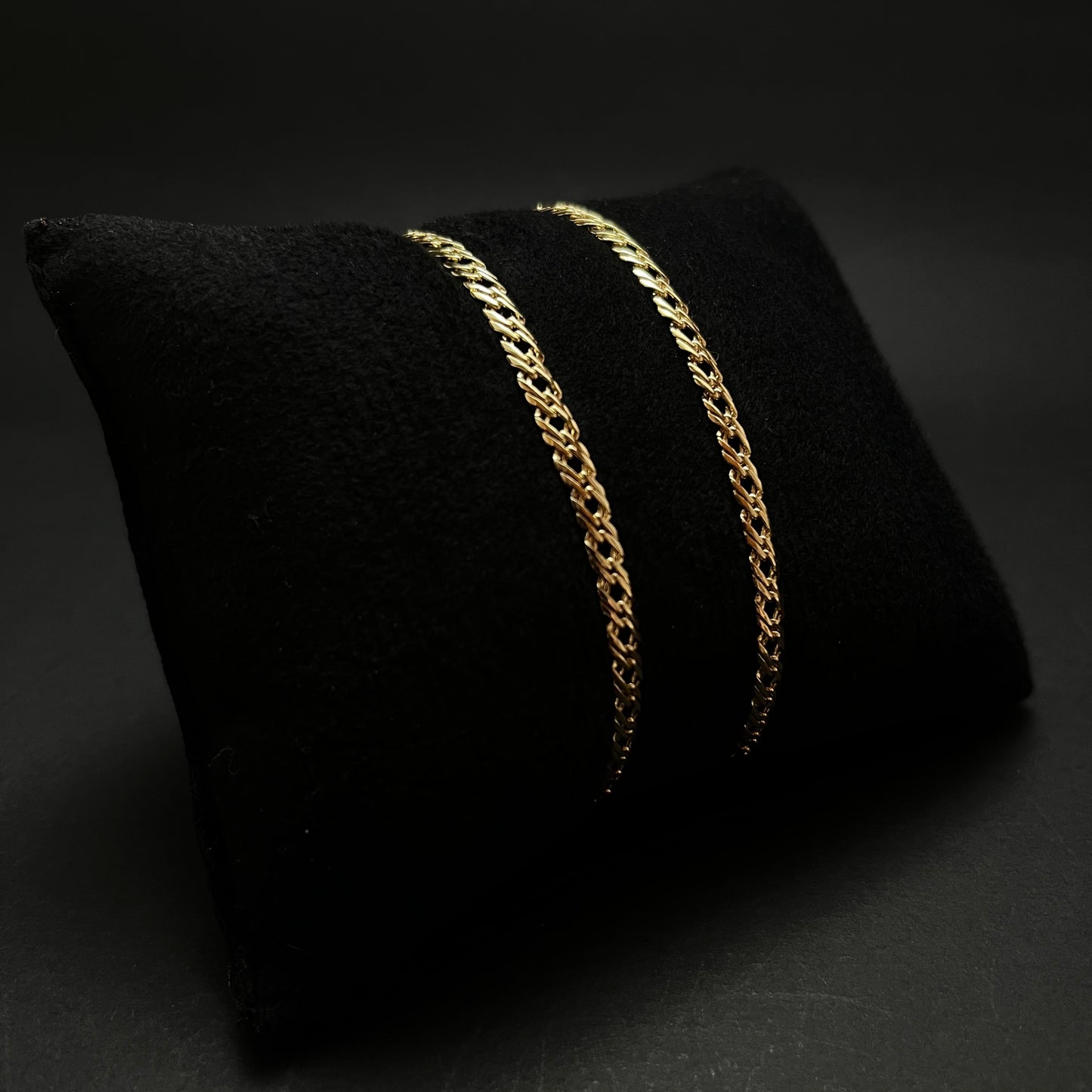 Pulso Entrelazada Mujer