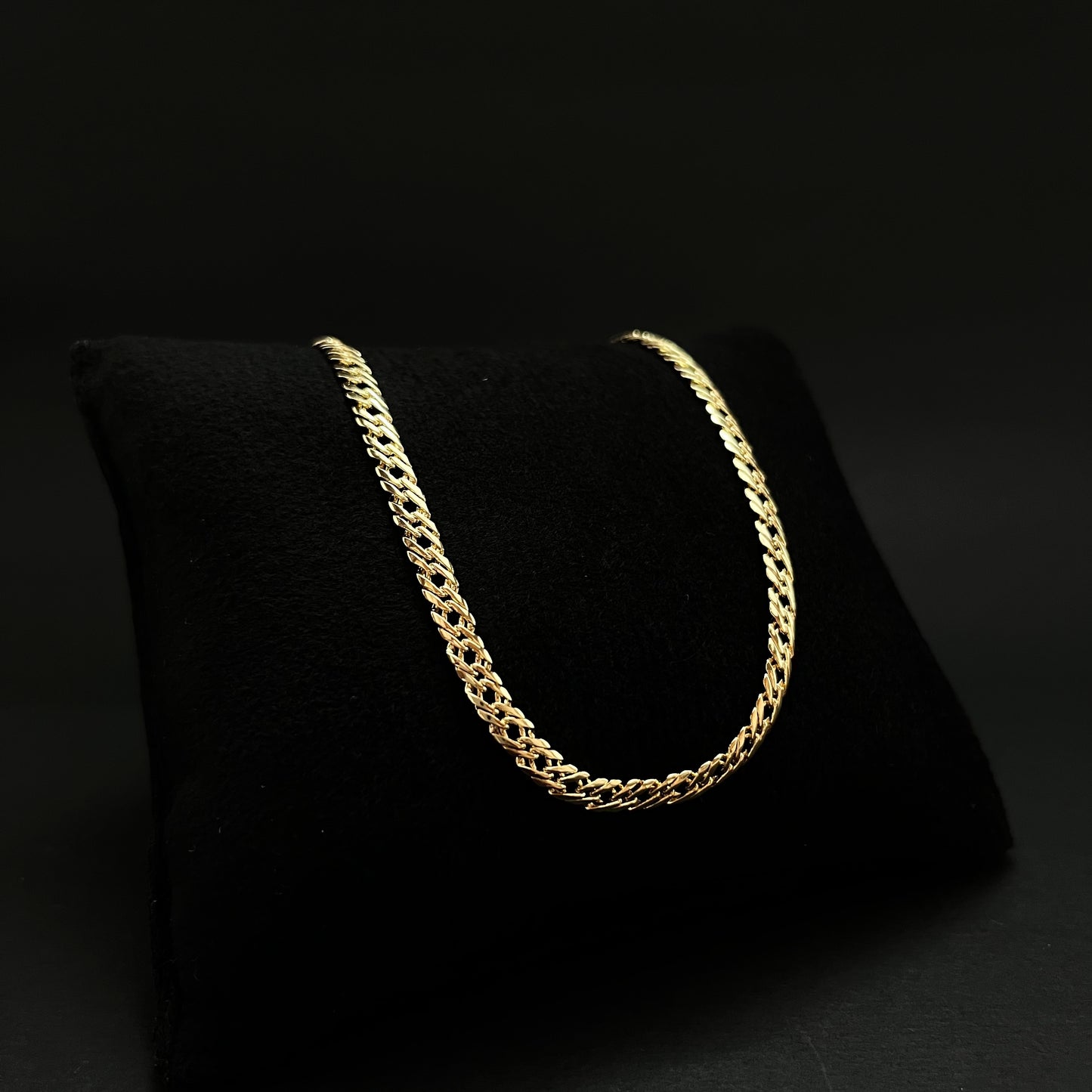 Cadena Entrelazada Mujer